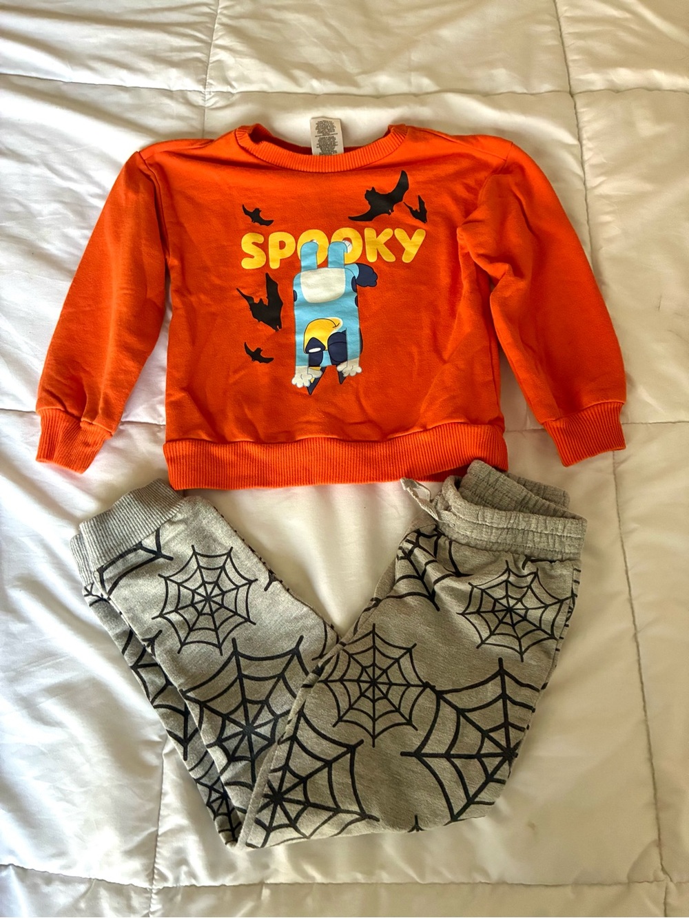 Kids Halloween 'Spooky' Orange Pullover & Gray Spiderweb Joggers Set